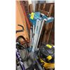 Image 1 : MAKITA WST06 COMPACT FOLDING MITER SAW STAND