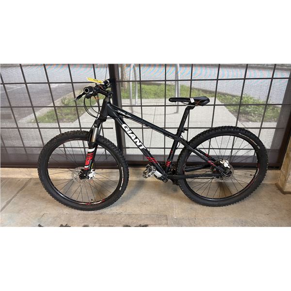 BLACK GIANT TALON 27-SPEED FRONT SUSPENSION MOUNTAIN BIKE