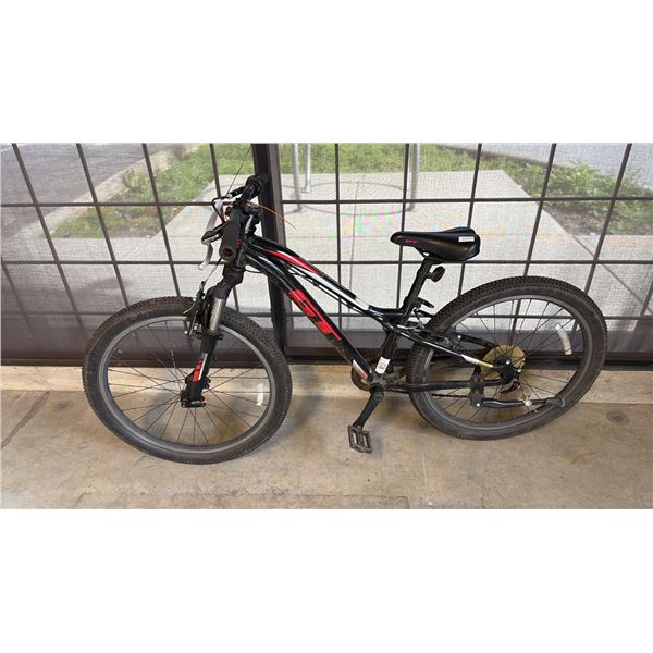 BLACK GT FRONT SUSPENSION 7-SPEED MOUNTAIN BIKE