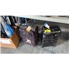 Image 2 : 2 SMALL SWIVEL WHEEL SUITCASES