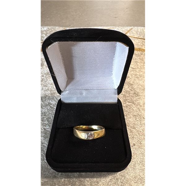 MENS GOLD AND DIAMOND RING