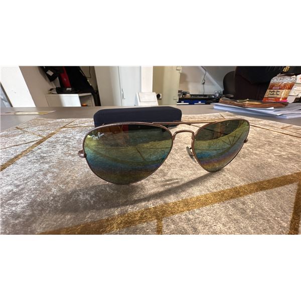 PAIR OF MEN'S RAYBAN SUNGLASSES WITH TAGS