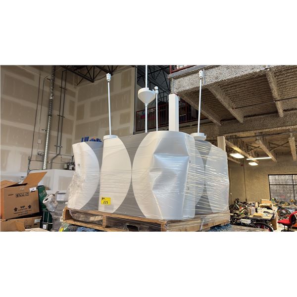 4 PENDANT LAMPS