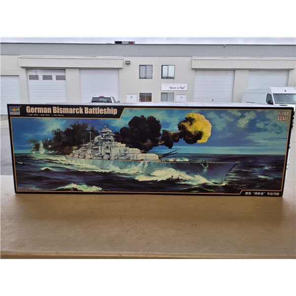 Unbuilt Trumpeter German Bismarck Battleship 1/200 Scale Model Kit