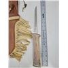 Image 2 : Horn-Handle Knife w/ Fringed Sheath