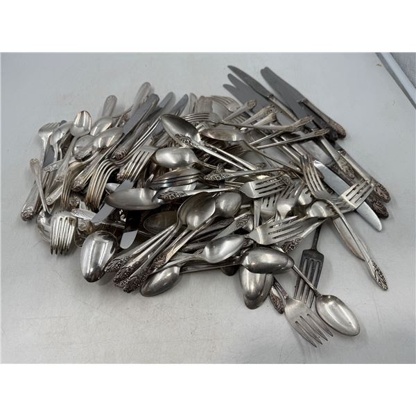 Lot of Assorted Cutlery
