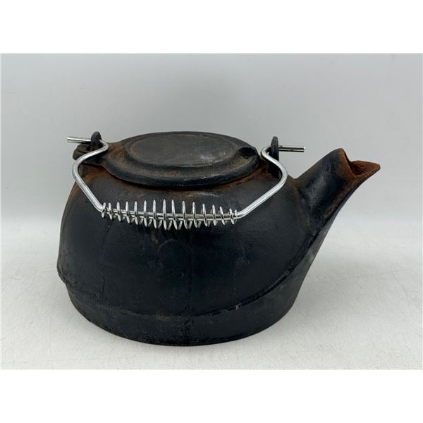 VTG Cast Iron Kettle