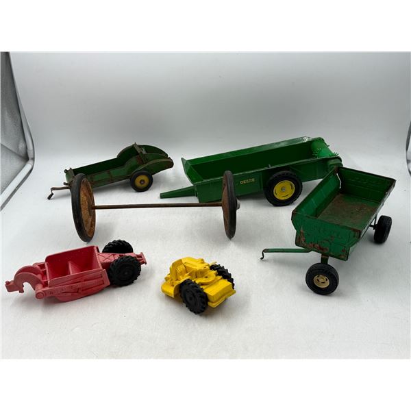 VTG Metal Trailer Lot w/ Ertl, John Deere, & More