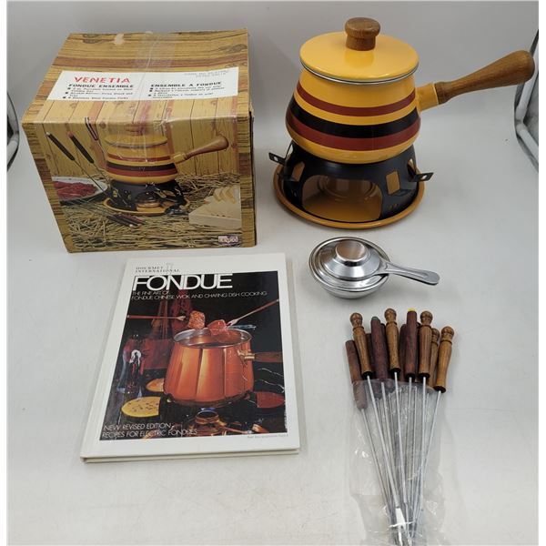 Ventia Fondue Set & Art of Fondue Book