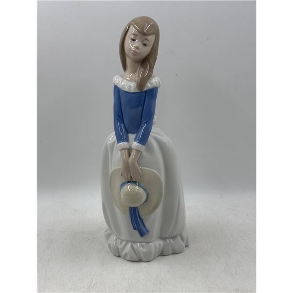 Nao Porcelain Figurine by Lladro Handmade in Spain