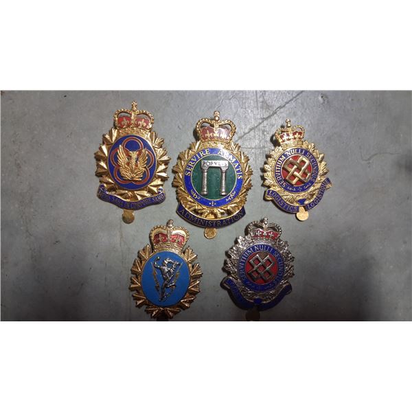 5 Vintage army serive pins