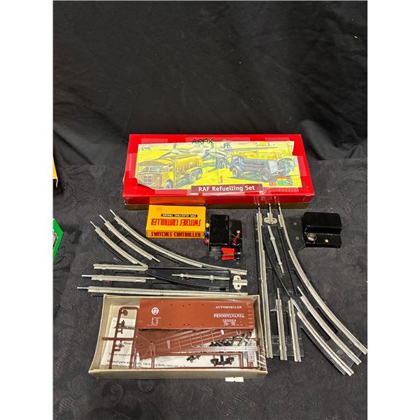 3 vintage train model kits