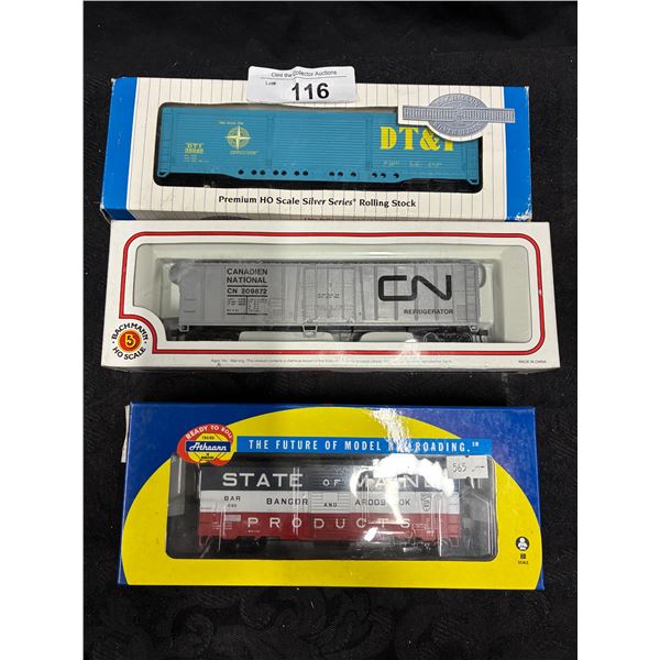 3 vintage HO scale train pieces