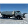 Image 2 : 2011 MACK GU813 T/A 5000 GAL WATER TRUCK