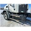 Image 84 : 2011 MACK GU813 T/A 5000 GAL WATER TRUCK