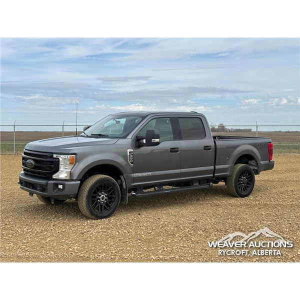 2022 FORD F350 XLT CREW CAB PICKUP
