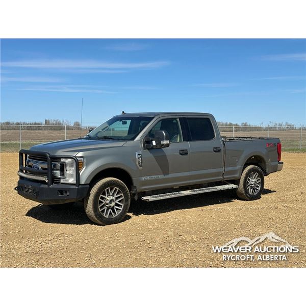 2019 FORD F350 XLT CREW CAB PICKUP