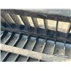 Image 9 : 72 IN. SKELETON BUCKET