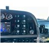 Image 23 : 2020 PETERBILT 367 TRI/A SLEEPER TRUCK TRACTOR