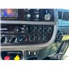 Image 25 : 2020 PETERBILT 367 TRI/A SLEEPER TRUCK TRACTOR