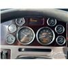 Image 15 : 2018 PETERBILT 367 TRI/A SLEEPER TRUCK TRACTOR