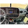 Image 14 : 2021 PETERBILT 367 TRI/A SLEEPER TRUCK TRACTOR
