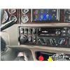 Image 24 : 2021 PETERBILT 367 TRI/A SLEEPER TRUCK TRACTOR
