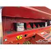 Image 17 : NEW HOLLAND 688 ROUND BALER