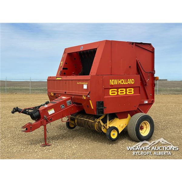 NEW HOLLAND 688 ROUND BALER