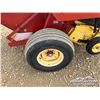 Image 24 : NEW HOLLAND 688 ROUND BALER