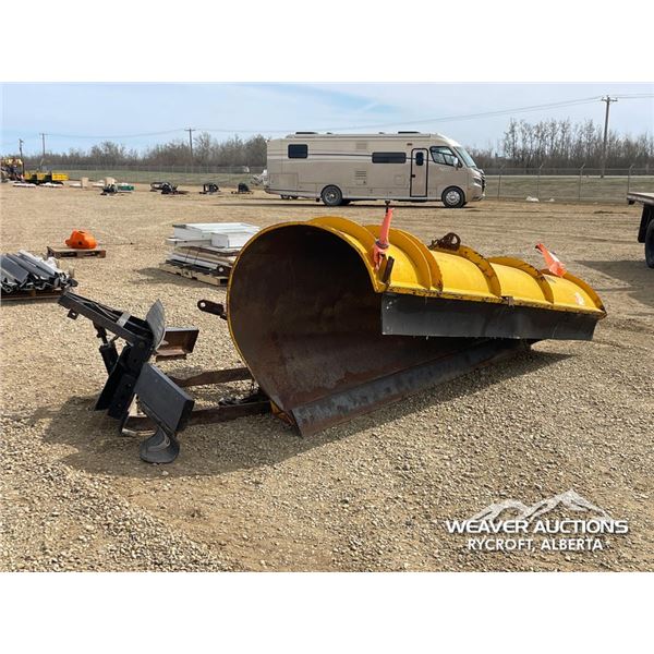 PLOW TRUCK BLADE AND MOUNT