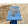Image 5 : METAL STAND