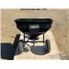 Image 6 : YARD COMMANDER FERTILIZER SPREADER