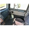 Image 13 : 1999 PETERBILT 378 TRI/A SLEEPER WINCH TRACTOR