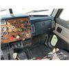 Image 14 : 1999 PETERBILT 378 TRI/A SLEEPER WINCH TRACTOR