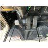 Image 21 : 1999 PETERBILT 378 TRI/A SLEEPER WINCH TRACTOR