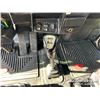 Image 26 : 1999 PETERBILT 378 TRI/A SLEEPER WINCH TRACTOR
