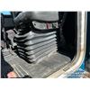 Image 33 : 1999 PETERBILT 378 TRI/A SLEEPER WINCH TRACTOR