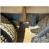 Image 59 : 1999 PETERBILT 378 TRI/A SLEEPER WINCH TRACTOR
