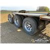 Image 62 : 1999 PETERBILT 378 TRI/A SLEEPER WINCH TRACTOR