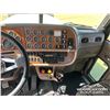 Image 12 : 2006 PETERBILT 378 T/A SLEEPER WINCH TRACTOR