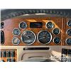 Image 14 : 2006 PETERBILT 378 T/A SLEEPER WINCH TRACTOR