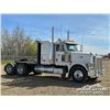 Image 2 : 2006 PETERBILT 378 T/A SLEEPER WINCH TRACTOR