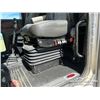 Image 32 : 2006 PETERBILT 378 T/A SLEEPER WINCH TRACTOR