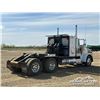 Image 3 : 2006 PETERBILT 378 T/A SLEEPER WINCH TRACTOR