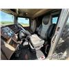 Image 7 : 2006 PETERBILT 378 T/A SLEEPER WINCH TRACTOR