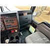 Image 12 : 2003 KENWORTH T800H TRI/A SLEEPER WINCH TRACTOR