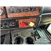 Image 25 : 2003 KENWORTH T800H TRI/A SLEEPER WINCH TRACTOR