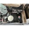 Image 28 : 2003 KENWORTH T800H TRI/A SLEEPER WINCH TRACTOR