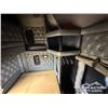 Image 33 : 2003 KENWORTH T800H TRI/A SLEEPER WINCH TRACTOR